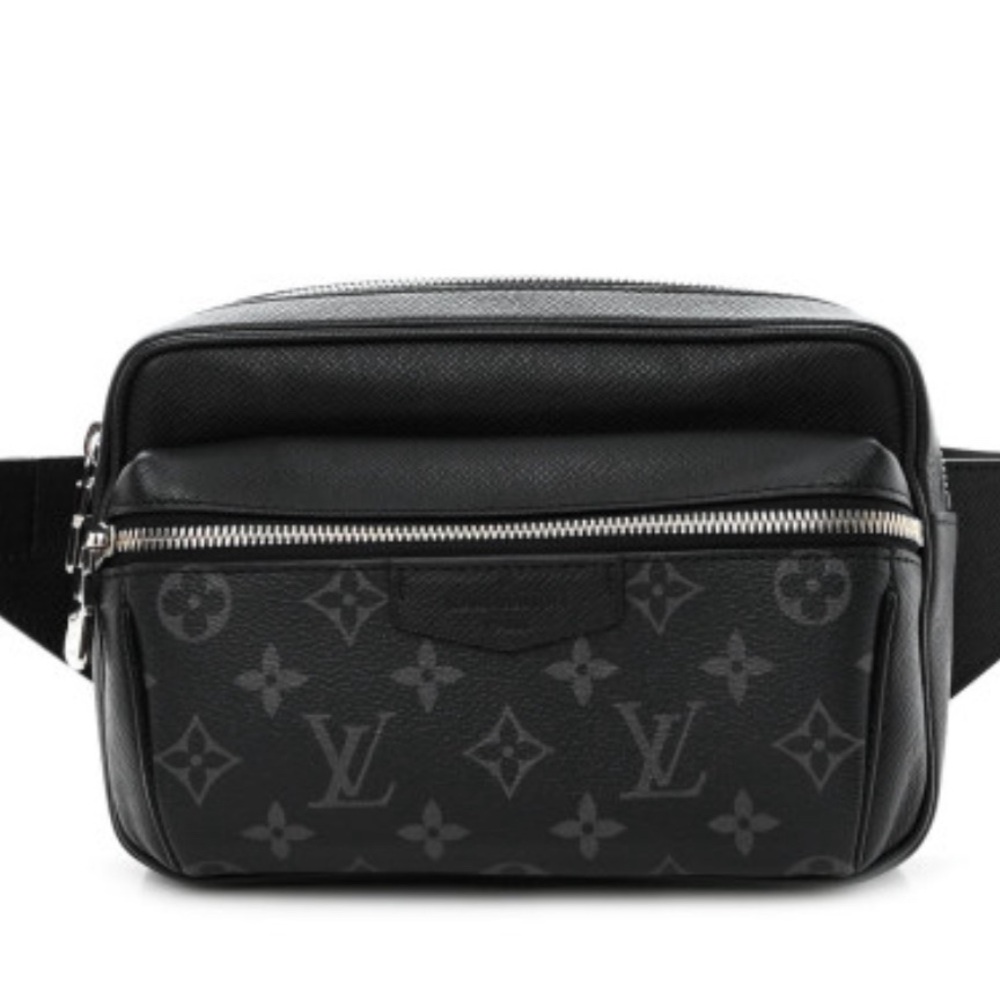 Louis Vuttion taiga outdoor bumbag
